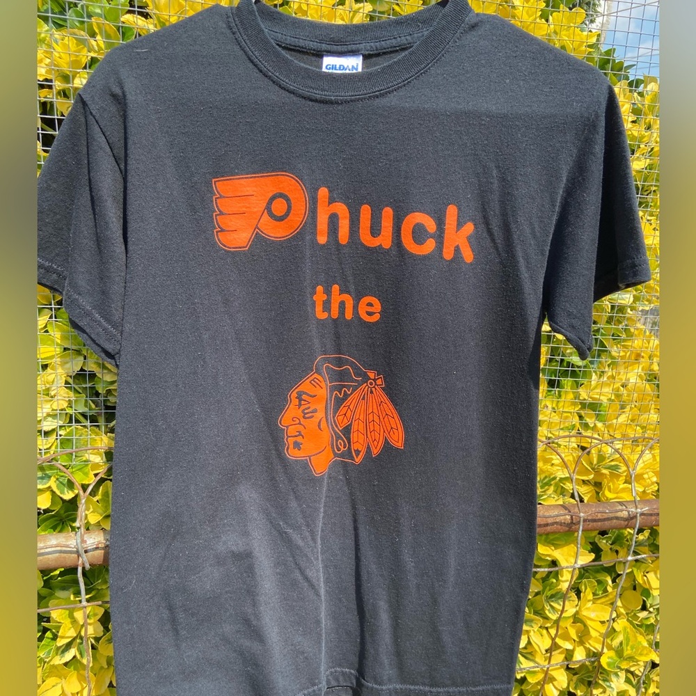 Men's Small Black Philadelphia Flyers Phuck the Chicago Blackhawks Teeshirt